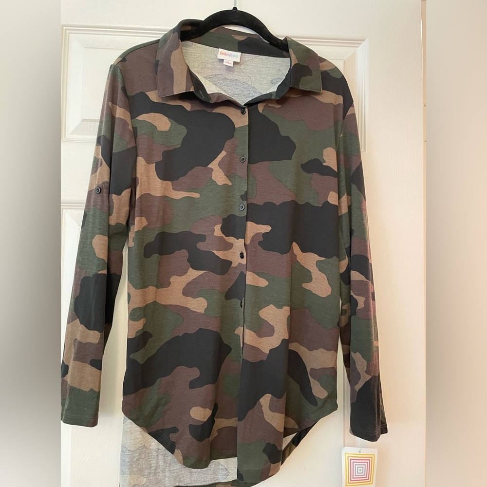 Lularoe size Small Camouflage Lynnae new with tags.